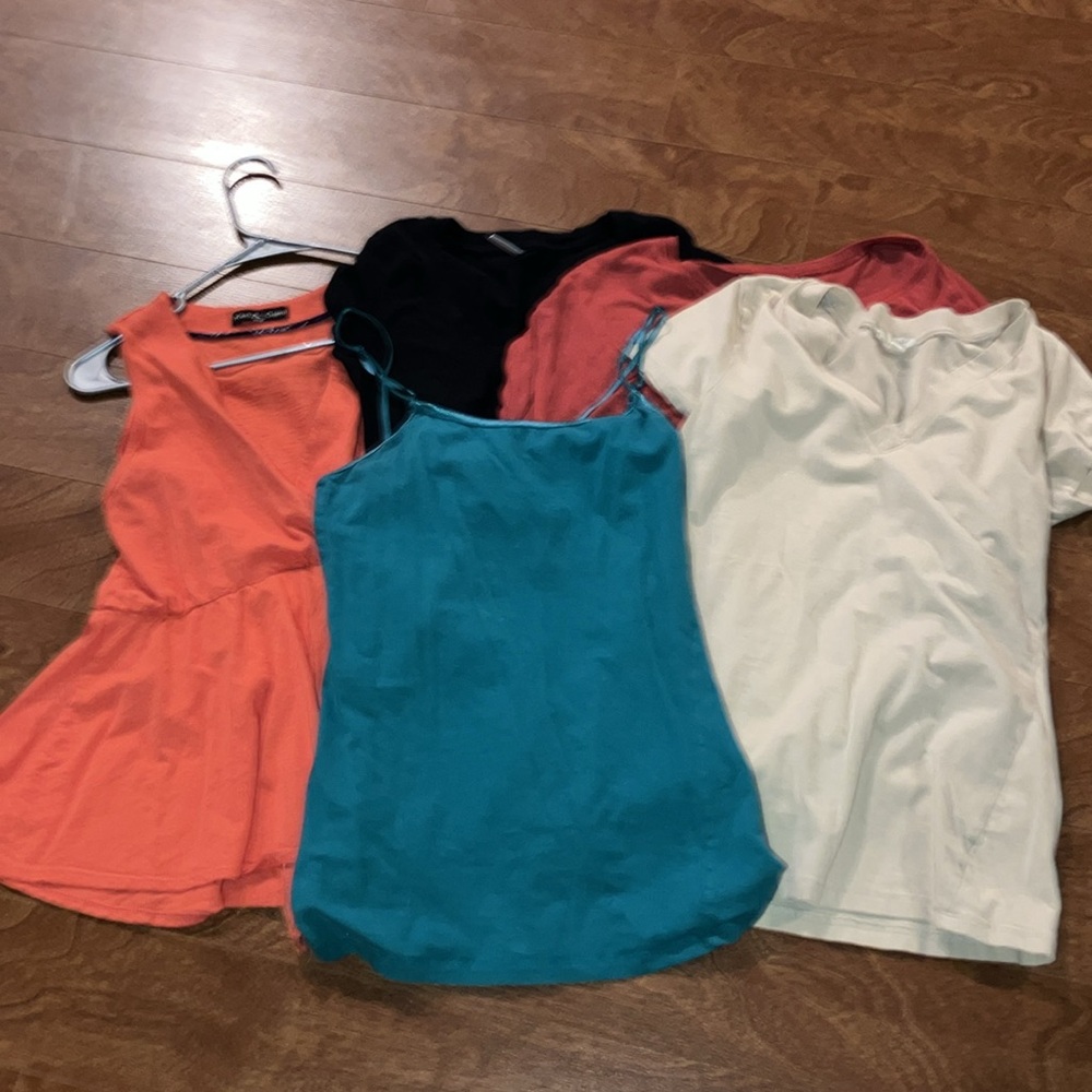 Bundle of 5 tops